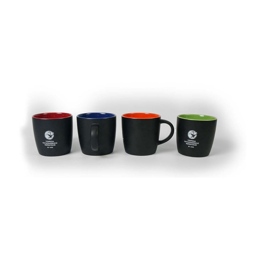 Mug noir avec intérieur coloré